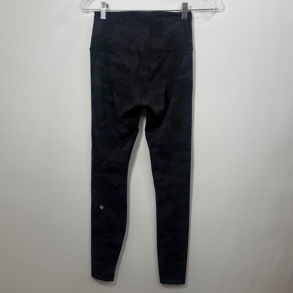 Lululemon Women’s Black Gray Camo Print leggings size 6 - Picture 4 of 8